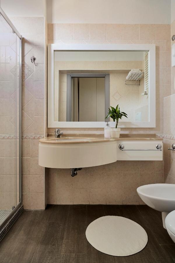 Hotel Madison Rimini Esterno foto